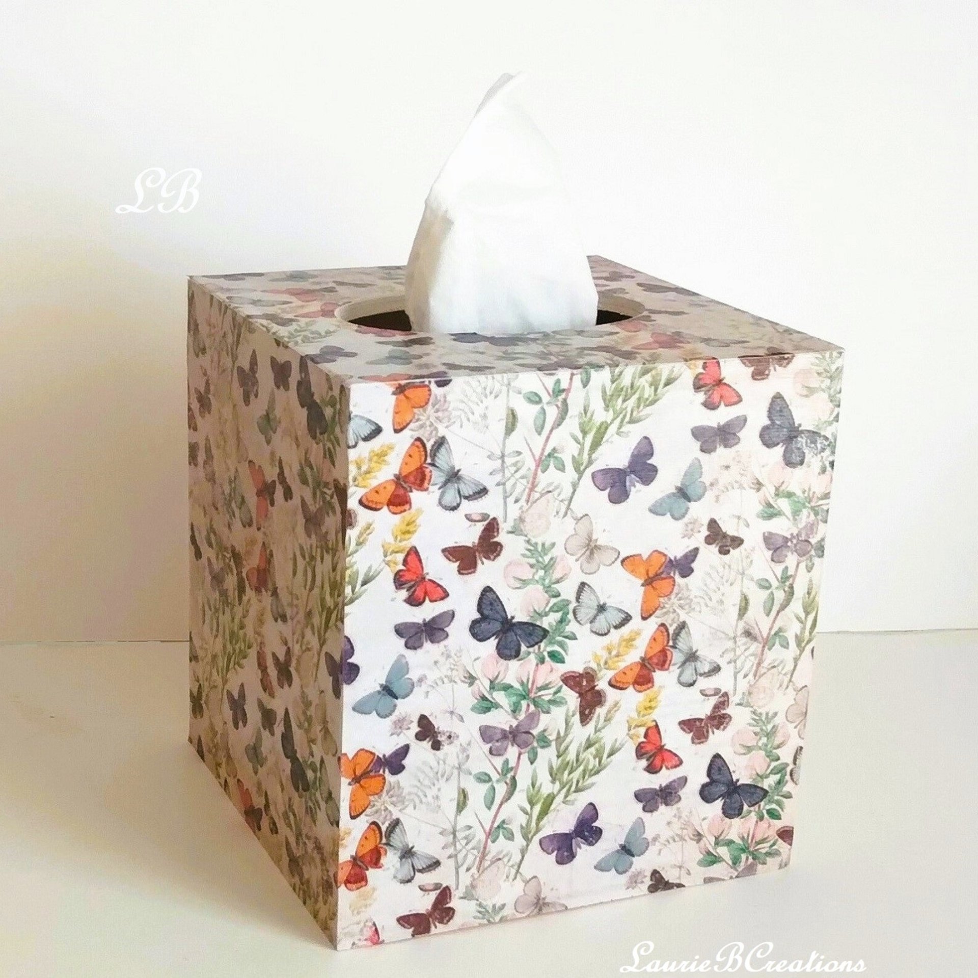 Butterfly Tissue Box Cover - Decoupage vintage style in natural beige with small butterflies and leaves 