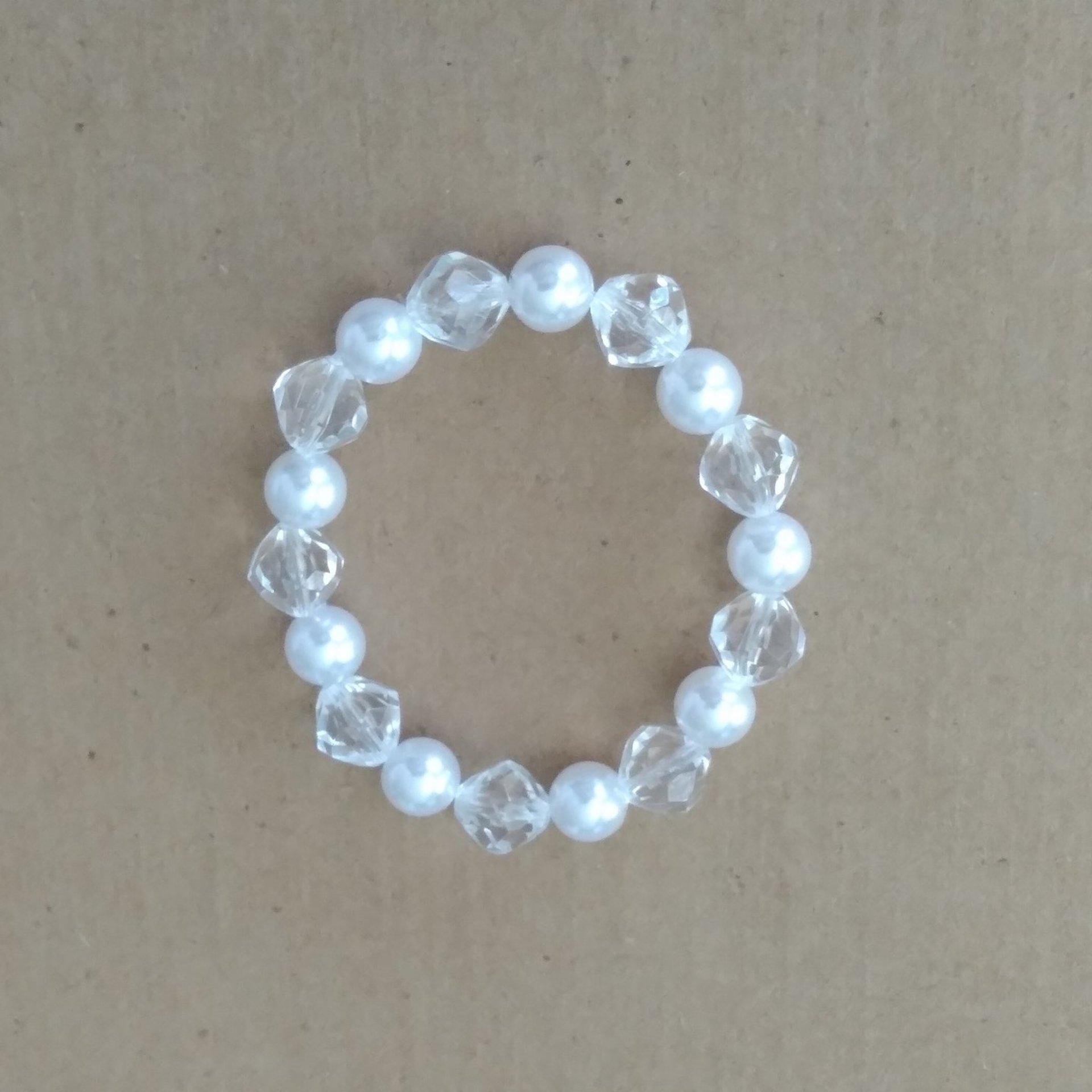 Clear Crystal & Pearl Stretch Bracelet 