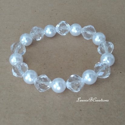 Clear Crystal & Pearl Stretch Bracelet 